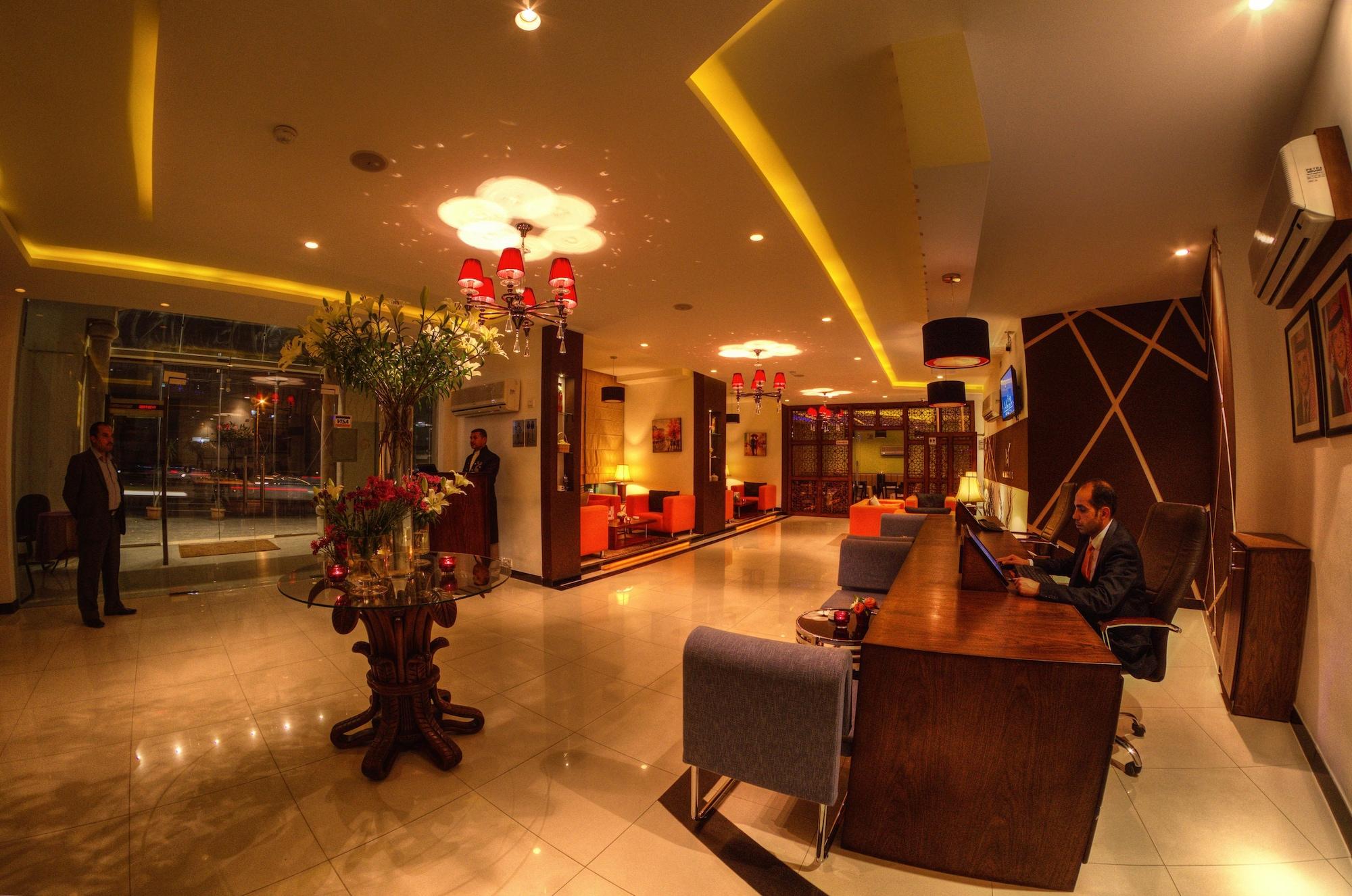 Meneur Hotel Amán Exterior foto